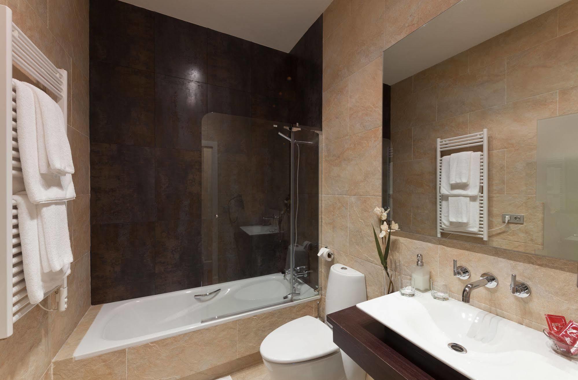 Hotel Puerta Gamboa วิโก ภายนอก รูปภาพ