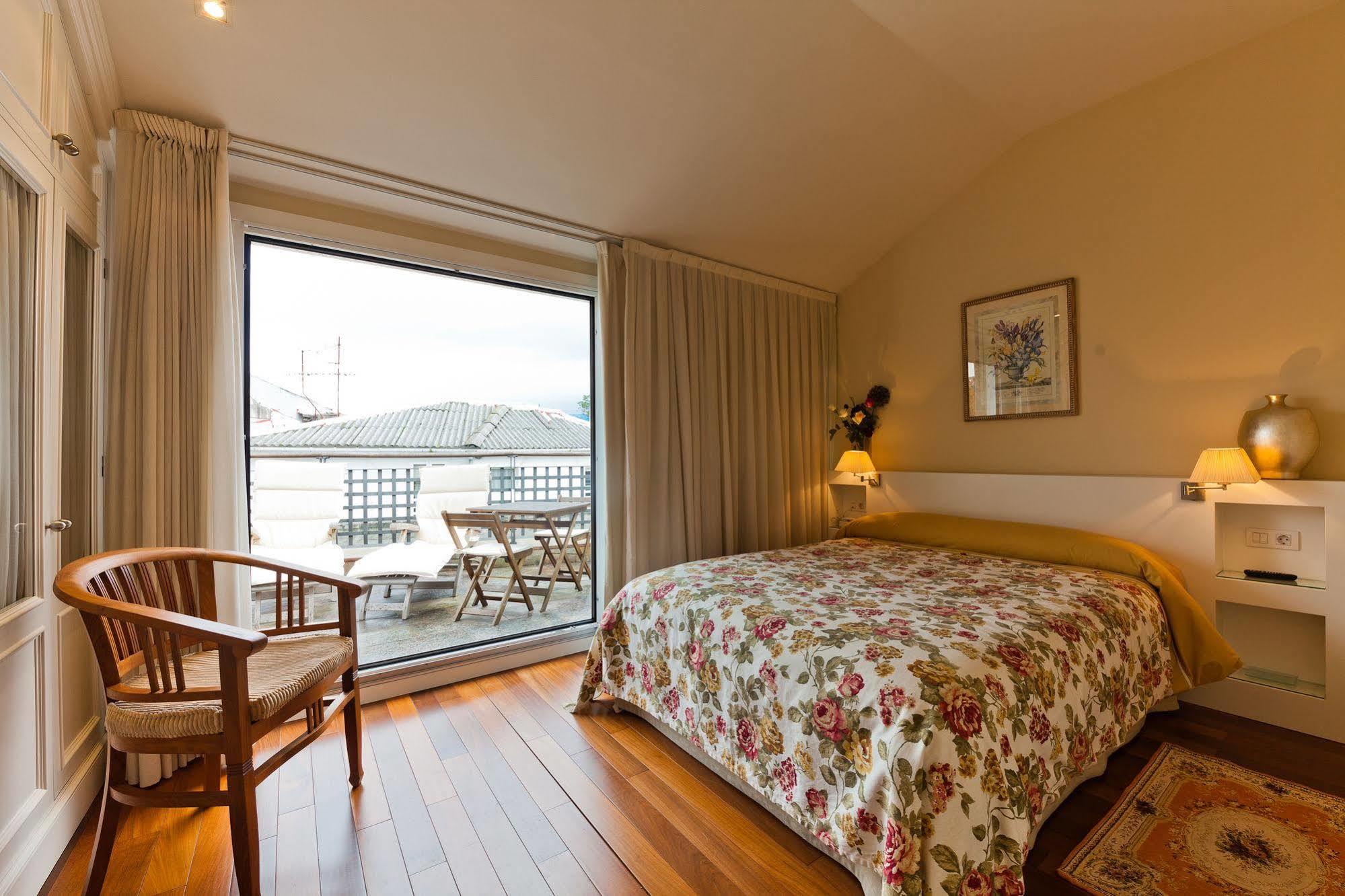 Hotel Puerta Gamboa วิโก ภายนอก รูปภาพ